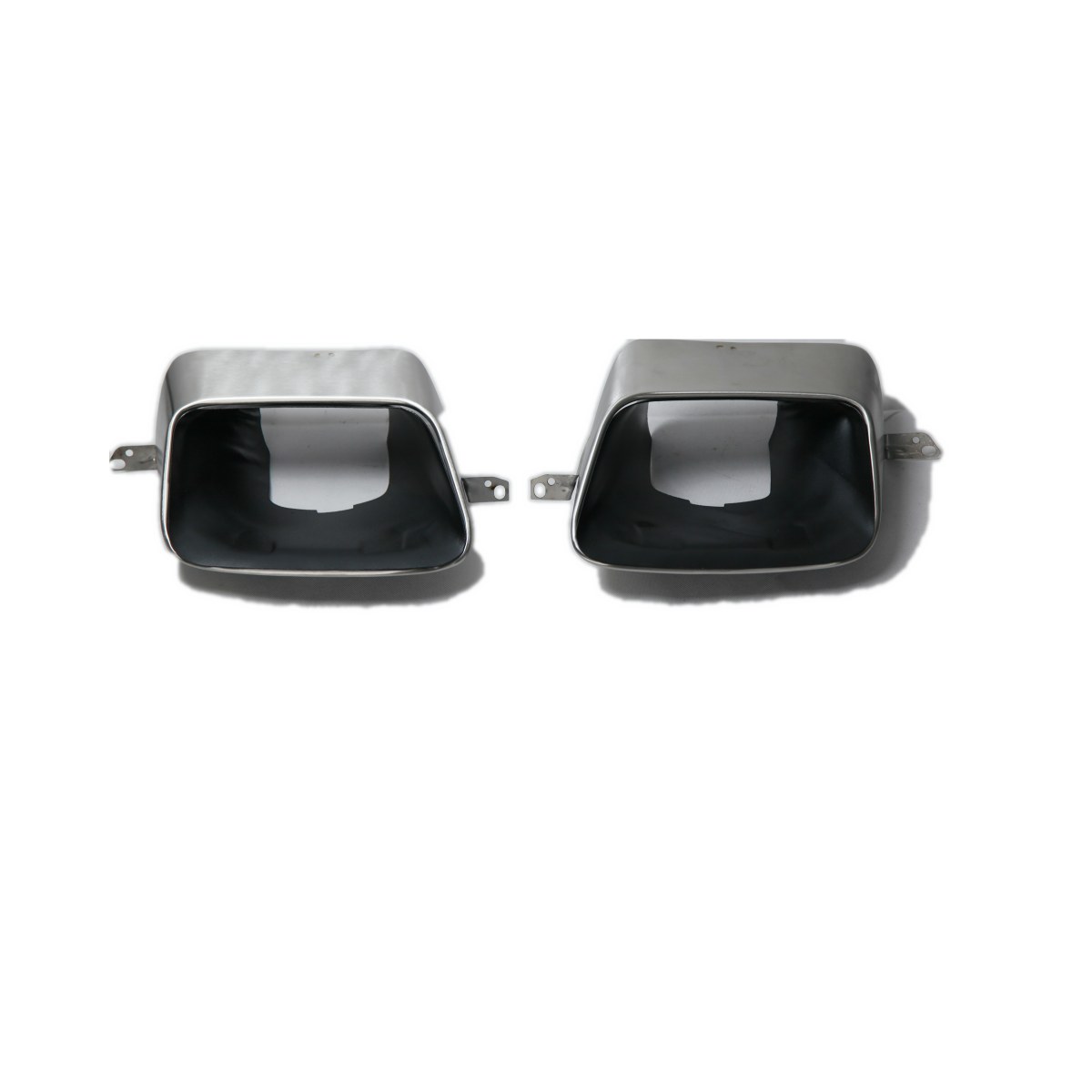 02-jc-land-rover-016-range-rover-executive-square-exhaust-tips.jpg