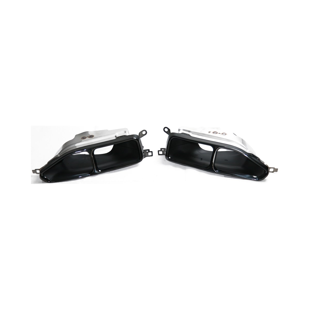 bmw-g11-g12-m760-square-exhaust-tip-covers-back-bracket-detail.jpg
