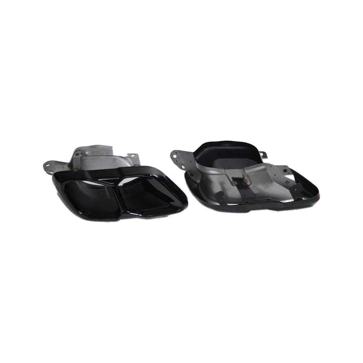 bmw-g05-square-with-bar-exhaust-tips-back-detail.jpg